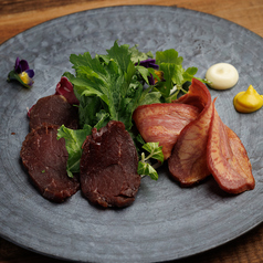 馬ハムと馬タン燻製盛り合わせ