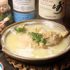 【手間暇かけてじっくり煮込んだ逸品】おちょこ四大名物其の参：骨付き若鶏のfricasse◆1078円(税込)の写真