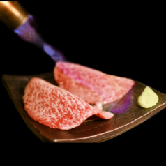 黒毛和牛　炙り肉寿司　2貫