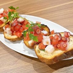 タコとトマトのブルスケッタ