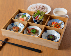 五感レストラン ベイベリー ボウケンノモリささぐり内のおすすめランチ2