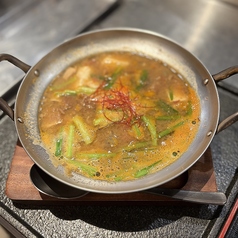 牛たんと牛もつの熱々チゲ鍋