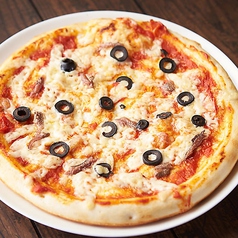 アンチョビとブラックオリーブのピザ　