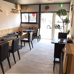 2名テーブル席が2席ございます。