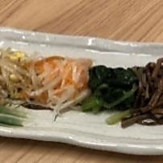 ナムル盛り（豆もやし・大根・青菜・ぜんまい）