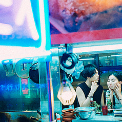 タイ屋台の雰囲気をそのまま楽しんでいただけるカウンター席です。