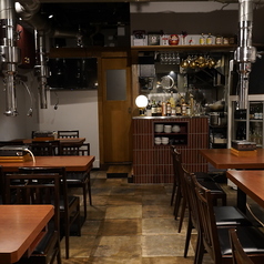 店内はアットホームな空間となっており、1度来たらまた来たくなる空間を提供しております。より良い空間と質の良いお肉をお愉しみいただけます。