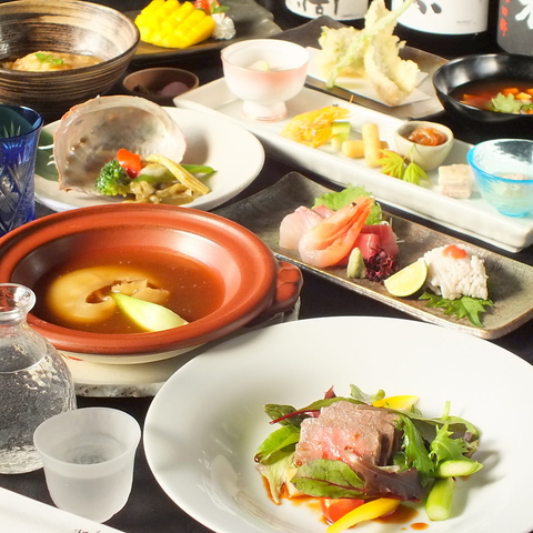 京都の風情を感じられる町屋で旬のお料理を。この季節は鴨川納涼床もお楽しみください