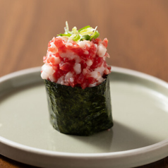 馬ネギトロ軍艦1貫