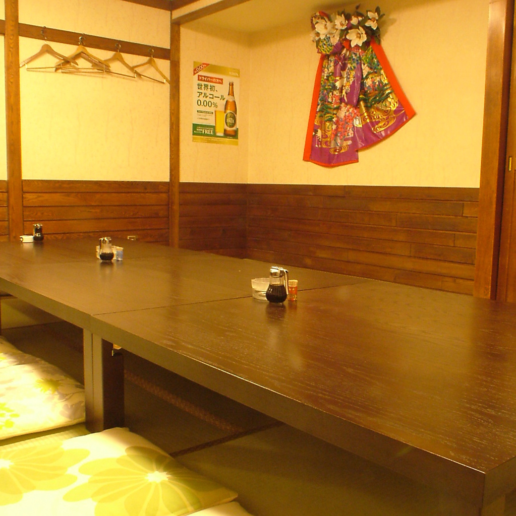 プチお座敷個室は約10名様まで。プライベートな飲み会にもGood。