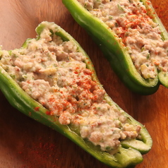 生ピーマンの肉詰め
