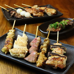 炭火でじっくりと焼き上げる自慢の焼き鳥を堪能ください