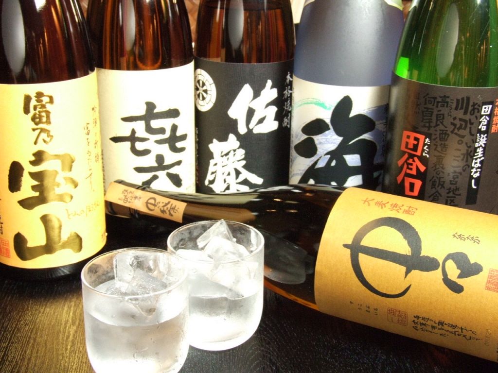 焼酎の種類も豊富☆お好きな焼酎を飲みながら焼鳥を…自然とお酒も進みます。