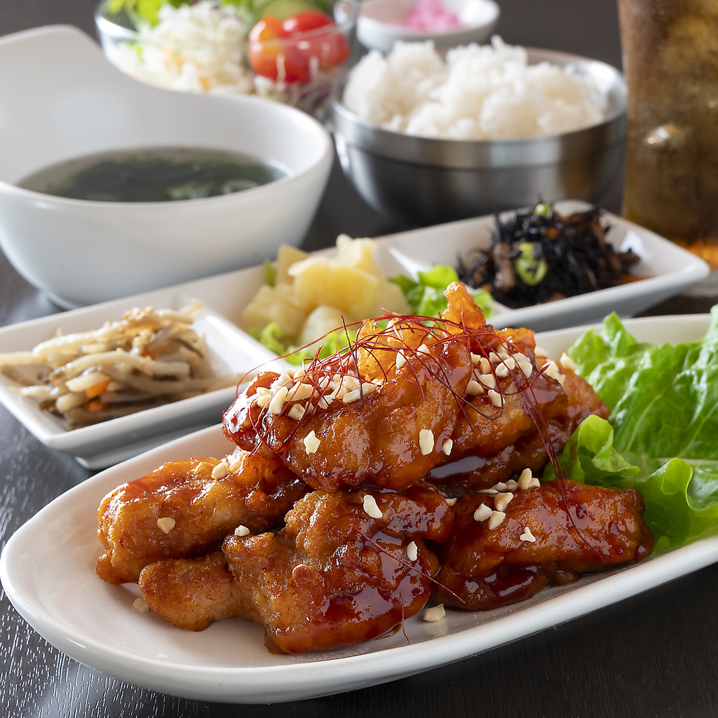 仕事の後にリラックスできる居心地の良い空間があり、気軽に立ち寄ってリフレッシュできる場所です！