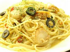 帆立・黒オリーブ・ケッパーのアンチョビソース