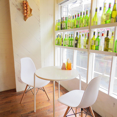 ゆったりとしたテーブル席