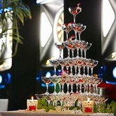 【パーティーを彩る充実のオプション♪】ゲストをもてなすウェルカムボードや会場を彩る装花、パーティーを華やかに演出するシャンパンタワーなど、オプションメニューも豊富にございます。メッセージプレート付きのウエディングケーキやバースデーケーキのご準備も承りますので、大きさや予算などお気軽にご相談ください♪