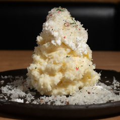 4種チーズとスパイスのポテトサラダ