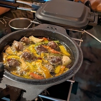 キャンプ気分が味わえる洞窟キャンプ飯！