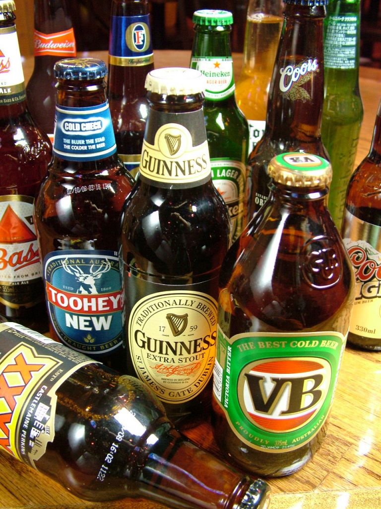 世界から集めたかっこいいビールもそろってるよ。いろいろ飲んでお気に入りの一本を見つけちゃお★