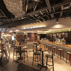 BLARNEY IRISH PUB & CAFE ブラーニーアイリッシュパブアンドカフェの雰囲気1