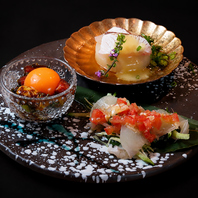旬鮮魚を使用した豪華海鮮料理をご用意しております