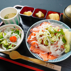 サーモンアボカド丼1,200円