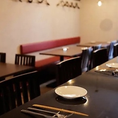 パーティー利用などに、当店の貸切利用はいかがでしょうか。心地よい雰囲気の中、自由に会話を楽しみながら、シェフ自慢の料理をご堪能いただけます。お気軽にお問い合わせください。