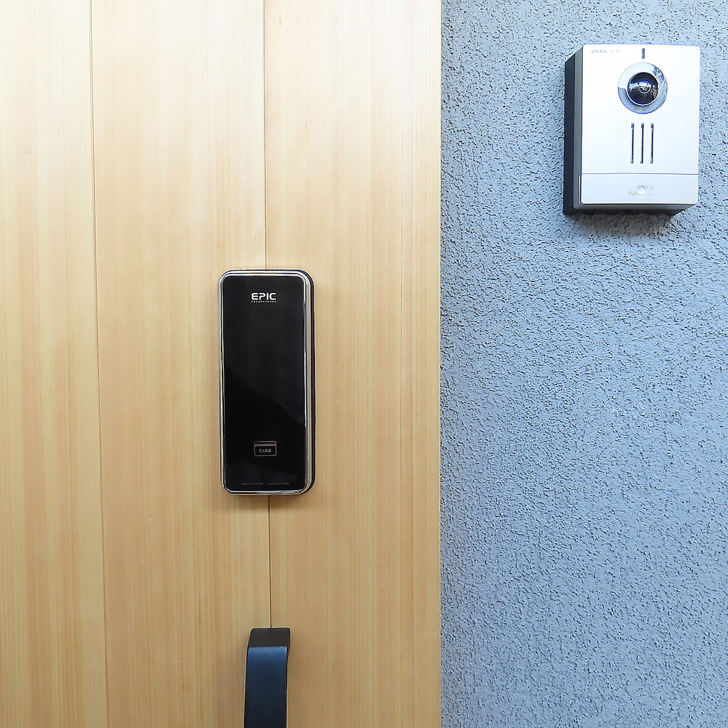 完全予約制でオートロックを完備。ゆったりとした空間の中、優雅なひとときがお楽しみいただけます。