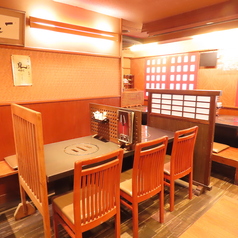 落ち着いた雰囲気の店内。