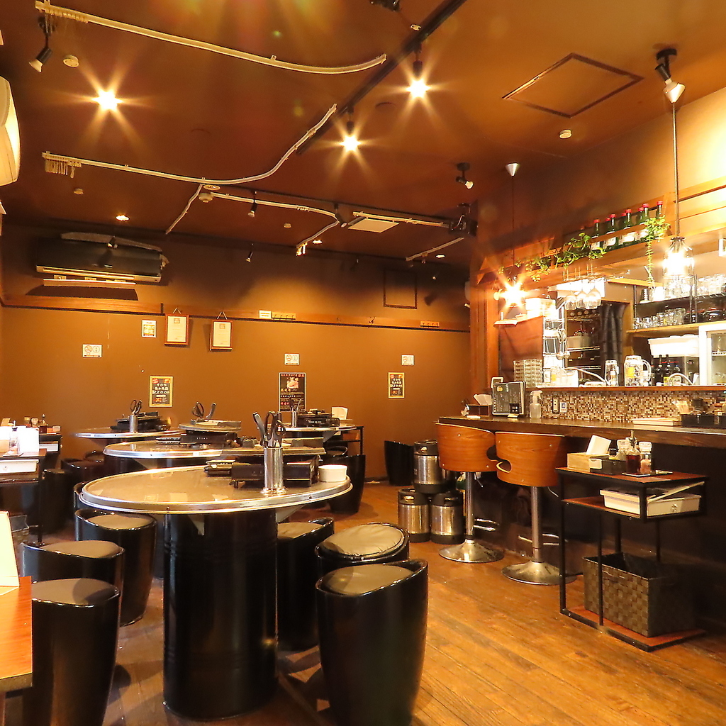 【貸切にも対応◎】開放的で明るい店内は、各種宴会や女子会など、大人数の貸切にも対応いたします！