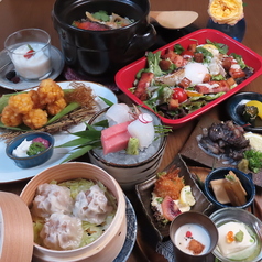 季節によって献立の替わるコース料理