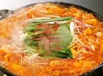 赤から鍋はオリジナル味噌と赤唐辛子の甘辛スープは1～10段階まで辛さが選べます！