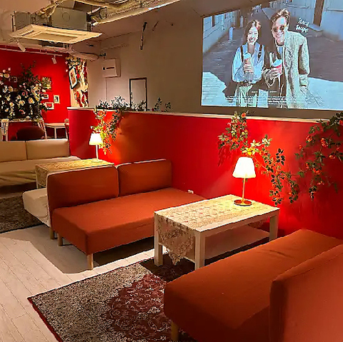 可憐なティラミスとブリュレラテが映える、夜まで楽しめる天神カフェ