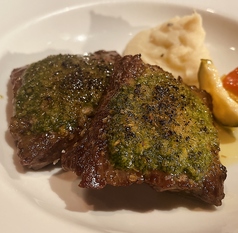 牛ハラミのグリル-パセリと濃厚チーズのソース-