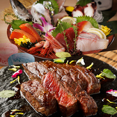 「黒毛和牛ステーキ」や「豊洲直送の鮮魚五種盛り」、「北アカリと帆立のイカゴロ焼き」など旬の食材を贅沢に楽しめる人気の飲み放題付きコースは6000円(税込)！船橋での接待や大切な方のお祝いなど外せないシーンもお任せください。