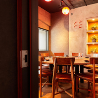 シックでムードのある2階席。各種シーンにご利用可能◎