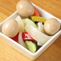 料理メニュー写真 【冷菜】うずら卵と野菜のピクルス盛り合わせ