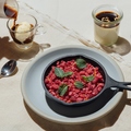 料理メニュー写真 自家製ラズベリークレームブリュレ/raspberry creme brulee