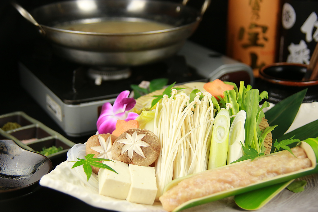 九州料理　水炊き もつ鍋 馬刺し イカ サバ 薬院 居酒屋 肉 薬院駅 渡辺通 飲み放題　大人の隠れ家