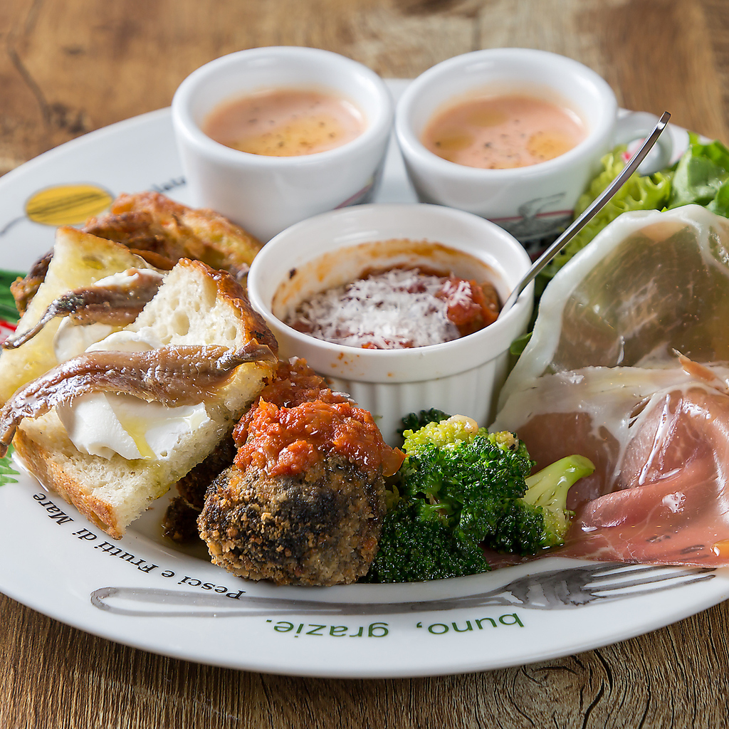 前菜の盛り合わせははお先にご予約いただくとスムーズにご提供致します。