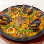 スペインの伝統料理パエリアをオリジナルにアレンジ！オーダーを頂いてから焼き上げます。