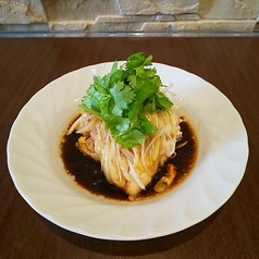 蒸し鶏の葱醤油ソース