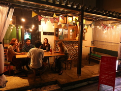 クラフトビールとバーベキュー A BAR NANDOの外観2