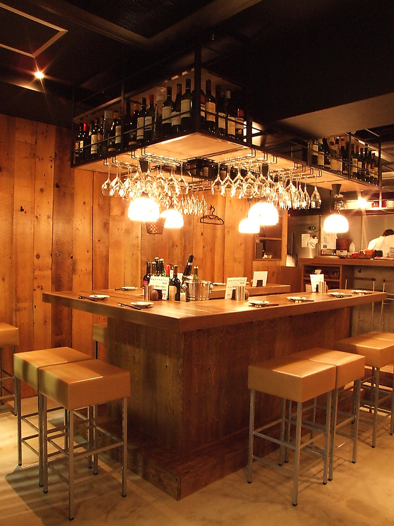 仙台焼き鳥とワインの店『大魔王』国分町店【大魔王Ｊｒ．】人気のコの字カウンター席（1Ｆ）