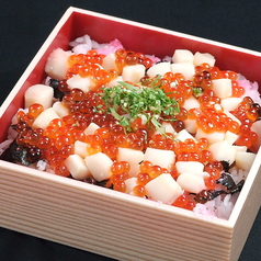 イクラたっぷり華ちらし