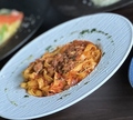 料理メニュー写真 自家製ソーセージのトマトパスタ