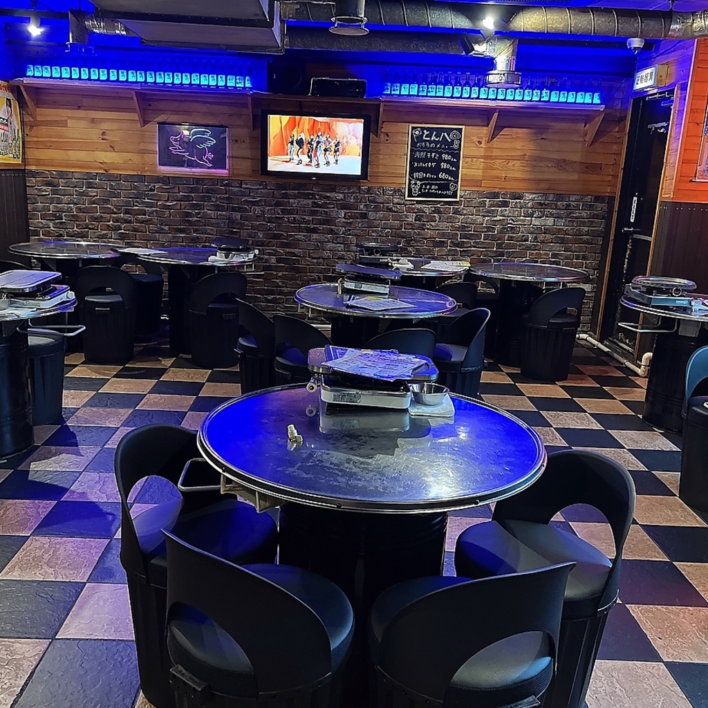 活気に溢れる店内！韓国の賑やかな夜の屋台に迷い込んだかのよう！ワイワイお酒もすすんじゃう★