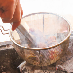 徳島での取り扱いはごくわずか!!鹿児島県産の「薩摩知覧鶏」を豪快に焼き上げたバラ焼き。の写真