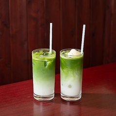 クリーム抹茶ラテ(アイスクリームが乗った抹茶ラテ) [Cream Maccha Latte]